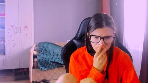  KIRA  online show from February 27, 7:01 am