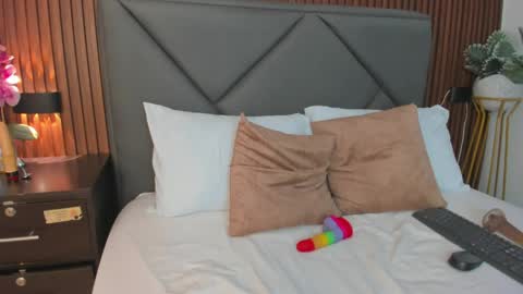 mollylove_ online show from May 22, 8:04 pm