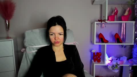 Molly online show from April 14, 6:49 am