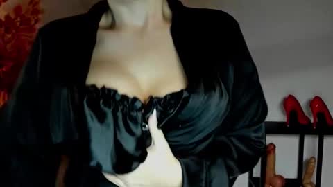 Molly online show from November 21, 5:55 pm