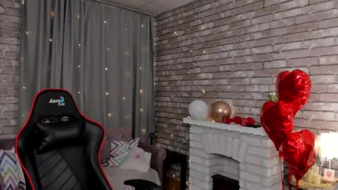 hi im Molly heregreat boobs big heart  warm pussy  online show from March 1, 7:12 am