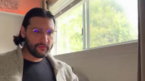 molten_escargot online show from December 18, 11:08 pm