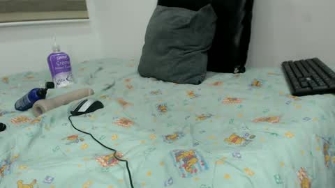 Snapshot of mommy26 chatting on February 21, 7:34 am mommy26 online show from February 21, 7:34 am