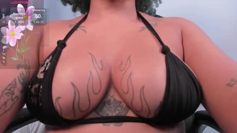 Momo  online show from April 4, 3:13 am