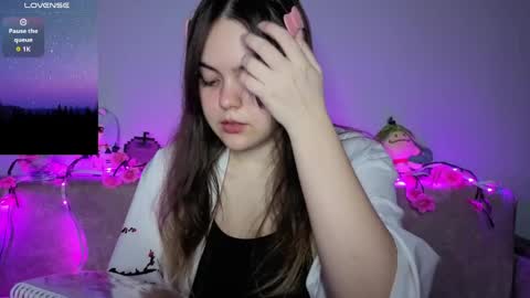 Momo online show from April 9, 11:27 am