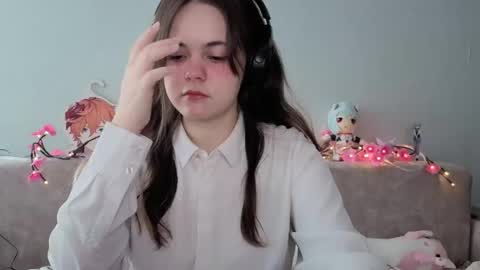 Momo online show from March 21, 2:39 am