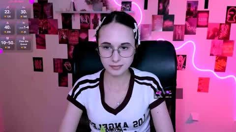 Mona  online show from May 9, 6:58 pm