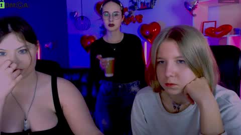 Mona  online show from February 24, 8:01 pm