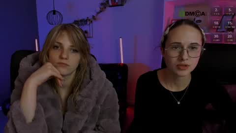 Mona  online show from April 18, 6:54 pm