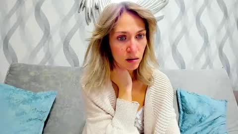 Mona online show from February 17, 4:50 pm