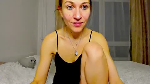 Mona online show from March 12, 9:24 pm