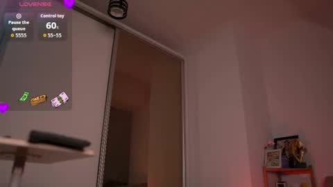 Mona Lisss online show from March 22, 12:31 pm