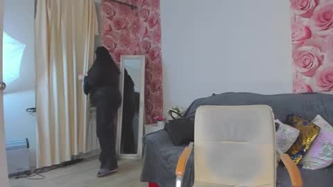 Monica online show from February 26, 12:49 pm