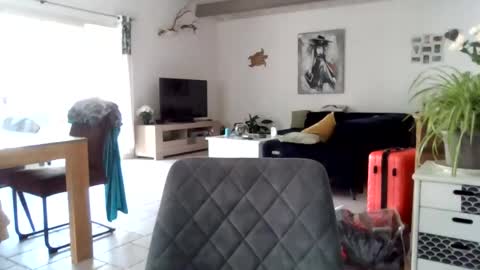 mondess69 online show from August 4, 9:05 am