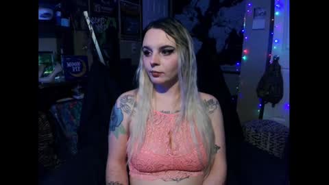 Monica online show from December 13, 3:32 pm