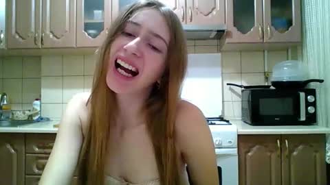 Monica online show from December 3, 10:32 pm