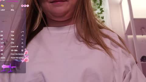 monicaasis online show from April 18, 6:10 pm