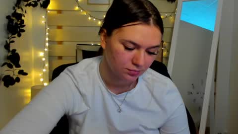 Monika online show from February 9, 4:54 pm