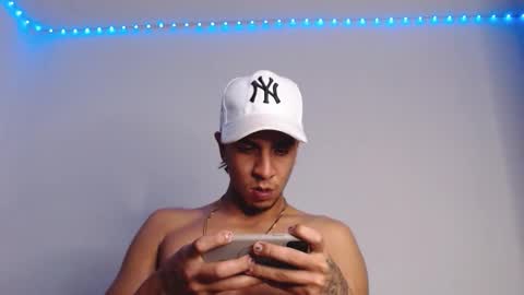 simon dice online show from January 13, 12:40 am