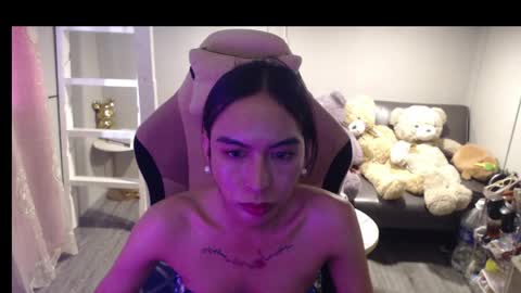 ELYSE A SIMPLE GIRL online show from April 15, 6:17 am