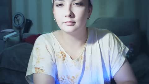 moodiemira online show from September 29, 4:39 pm