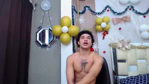 moon_and_fire_ online show from November 22, 6:12 am