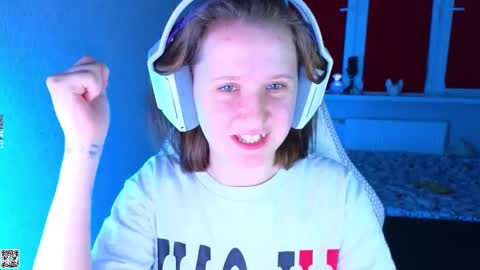 Lola online show from October 29, 4:42 pm