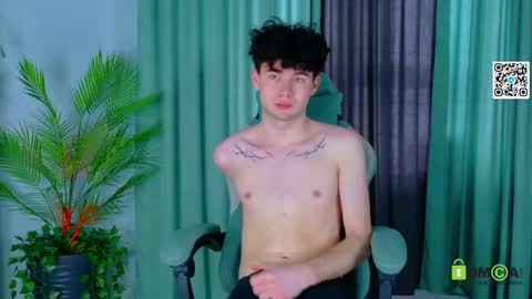 moon_gloww online show from April 14, 3:32 am