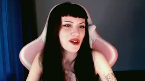  sophie  online show from April 30, 5:40 pm
