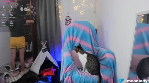 MOON  online show from March 30, 4:34 am