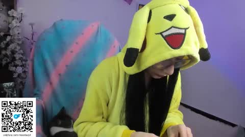 MOON  online show from September 15, 12:12 am