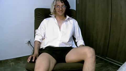 Danny  online show from December 15, 6:59 pm