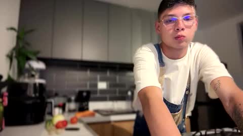 Snapshot of morgan_hiller chatting on September 20, 12:35 am   online show from September 20, 12:35 am