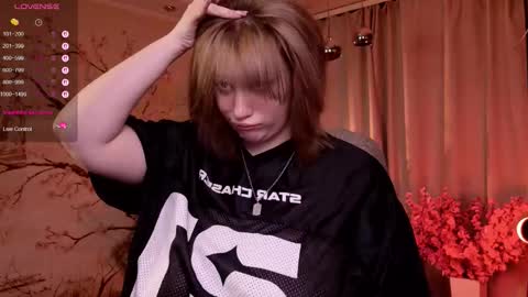 morvelyn online show from November 26, 2:58 pm