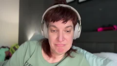 Mossy Mommy online show from February 17, 10:38 pm