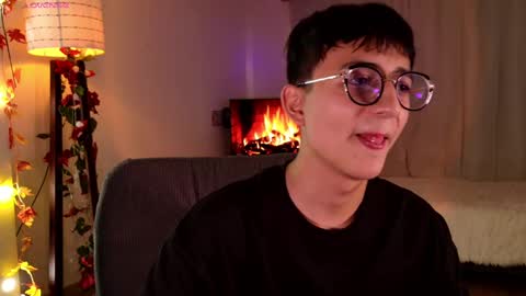 Snapshot of mr_evan1 chatting on February 19, 2:22 pm Mr Evans online show from February 19, 2:22 pm