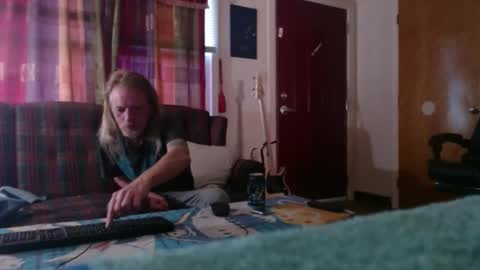 Snapshot of mr_happy12 chatting on September 8, 10:53 pm mr_happy12 online show from September 8, 10:53 pm