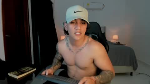 mr_maximo online show from May 20, 5:04 am