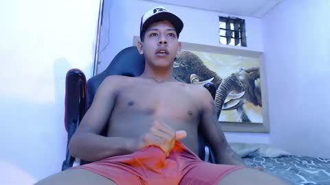 mr_stiven_ online show from February 15, 6:23 am