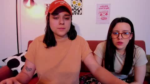 Laura online show from April 14, 5:11 am