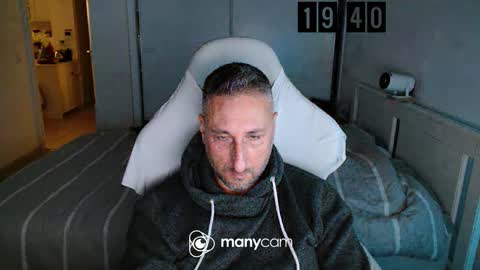 mrdr0o0o online show from November 19, 6:39 pm