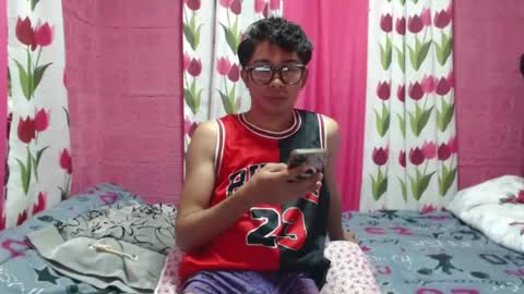 mrheartthief online show from June 16, 8:24 pm