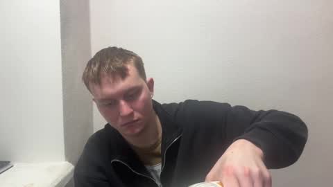 Max online show from February 10, 6:55 pm