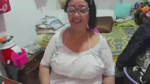 mrs_mommy online show from March 18, 9:42 pm