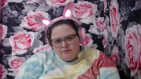 Snapshot of mscamirose15 chatting on October 22, 8:43 pm Ms. Cami Rose online show from October 22, 8:43 pm