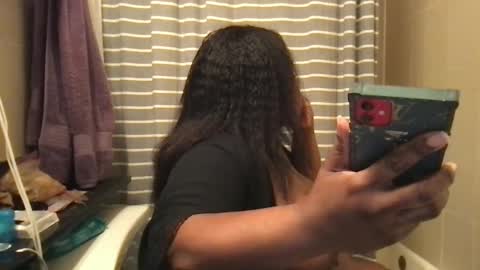 Snapshot of msjonemillion chatting on February 4, 1:23 am Chocolate Candy Stick online show from February 4, 1:23 am