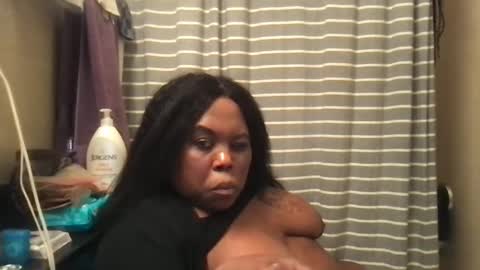 Snapshot of msjonemillion chatting on January 20, 7:36 am Chocolate Candy Stick online show from January 20, 7:36 am