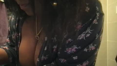 Snapshot of msjonemillion chatting on February 20, 1:25 am Chocolate Candy Stick online show from February 20, 1:25 am