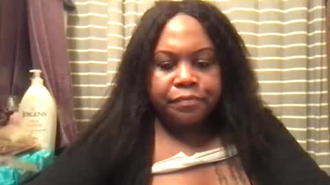 Snapshot of msjonemillion chatting on January 25, 5:18 am Chocolate Candy Stick online show from January 25, 5:18 am