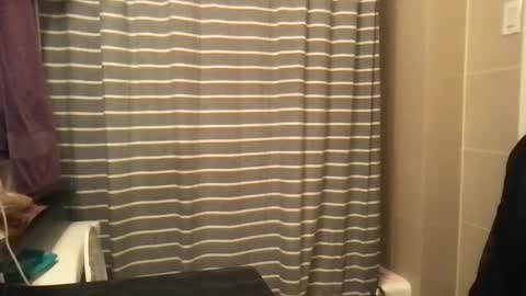 Snapshot of msjonemillion chatting on February 22, 4:29 am Chocolate Candy Stick online show from February 22, 4:29 am